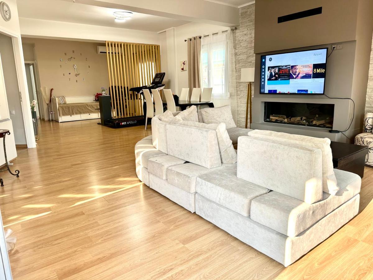 Cozy Apartment With Parking Near The City Center Атина Екстериор снимка